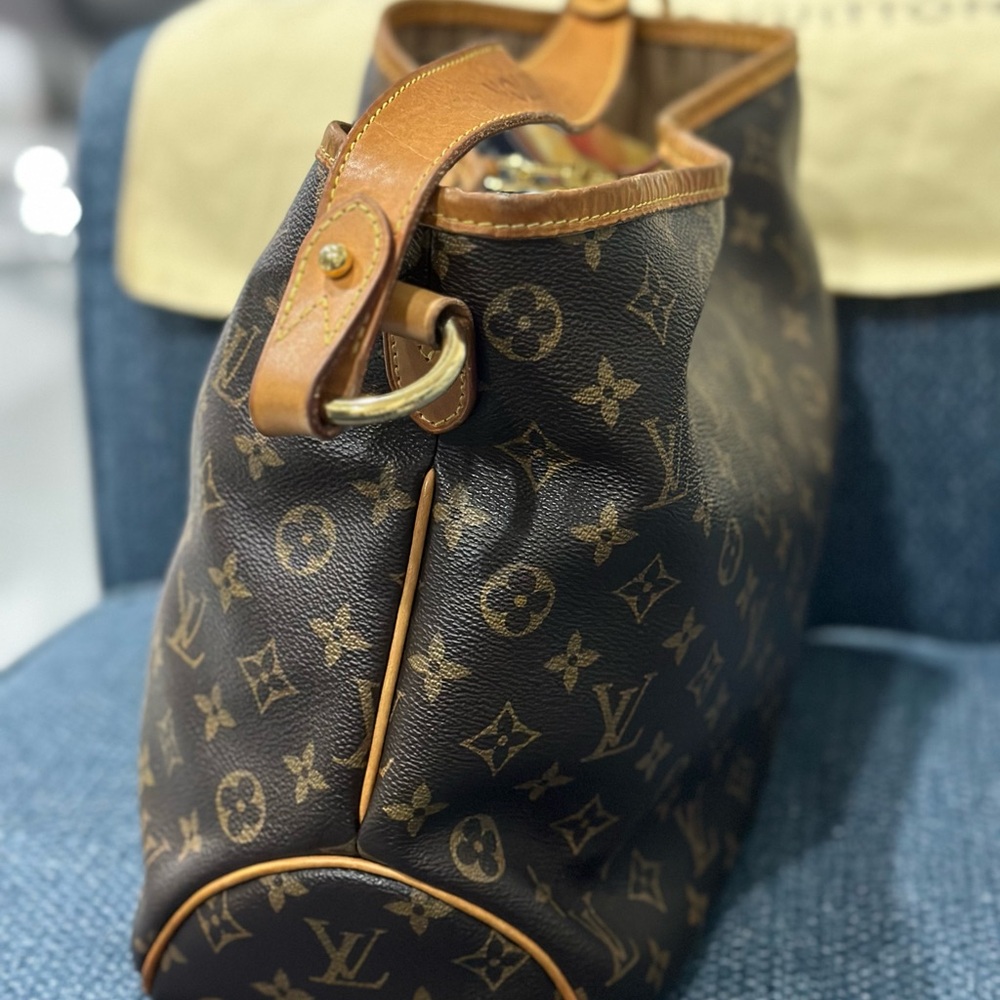Louis Vuitton excellent condition